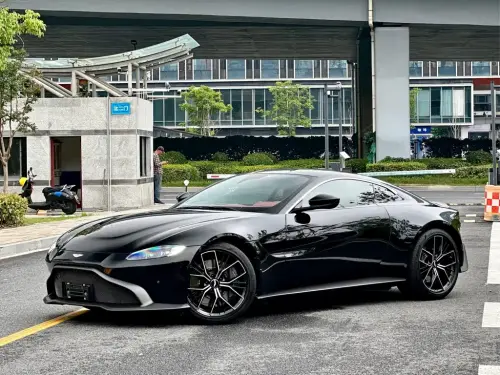 Aston Martin V8 Vantage, 2022