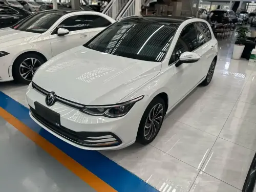 Volkswagen Golf, 2022
