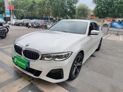 BMW 3-Series, 2022
