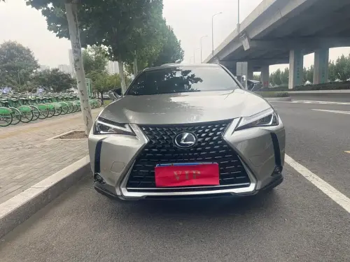 Lexus UX, 2023