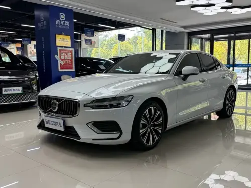 Volvo S60, 2023