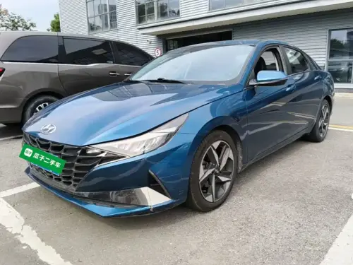 Hyundai Elantra, 2022