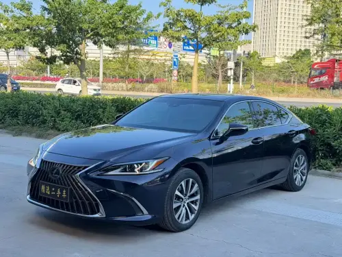 Lexus ES, 2022