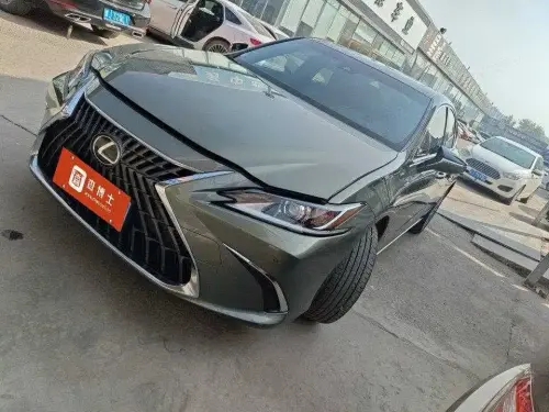Lexus ES, 2024