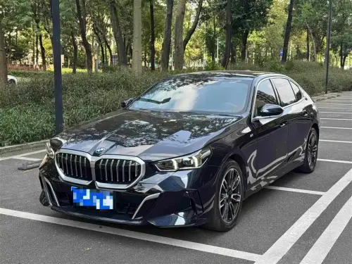 BMW 5-Series, 2024