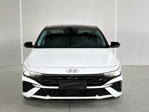 Hyundai Elantra, 2023