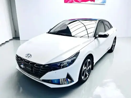 Hyundai Elantra, 2023