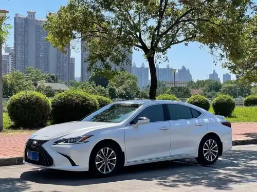 Lexus ES, 2024