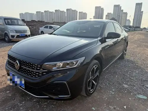 Volkswagen Passat, 2025