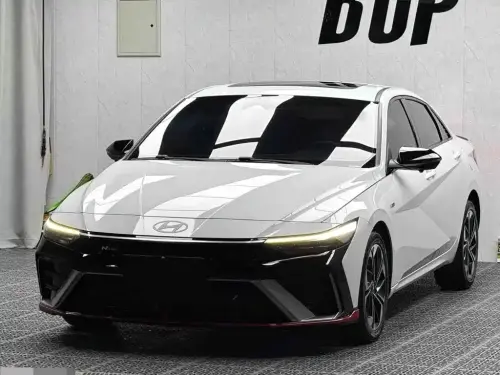 Hyundai Elantra, 2024