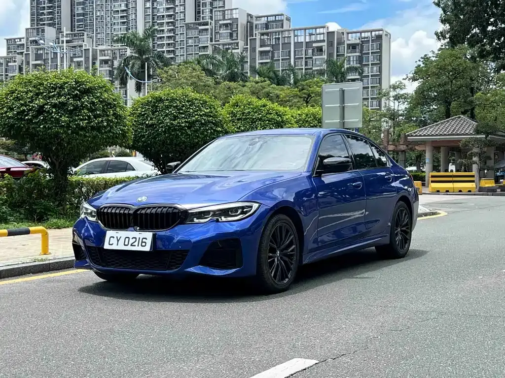 BMW 3-Series, 2022