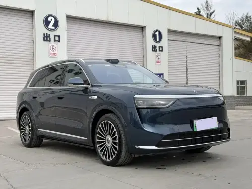 AITO M8, 2025