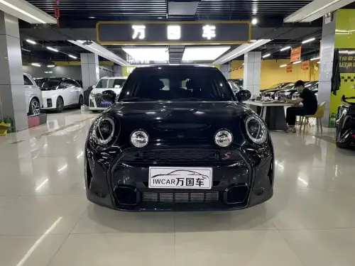 Mini MINI, 2022
