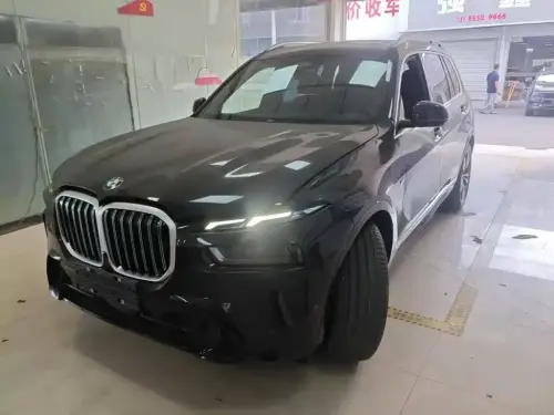 BMW X7, 2025