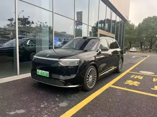 AITO M8, 2025