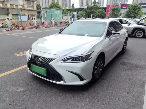 Lexus ES, 2020