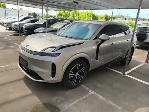 Lynk & Co 08, 2024