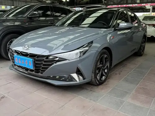 Hyundai Elantra, 2022