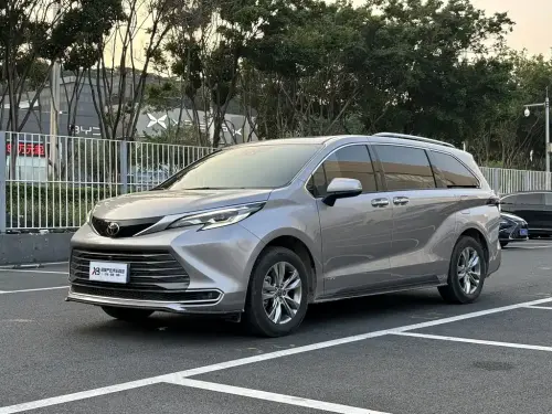 Toyota Sienna, 2025
