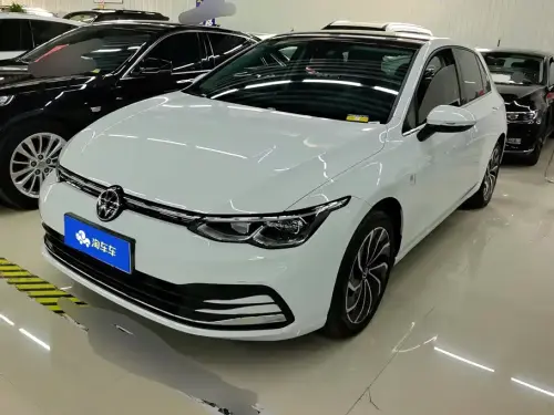 Volkswagen Golf, 2024