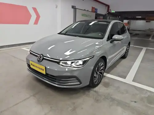Volkswagen Golf, 2022