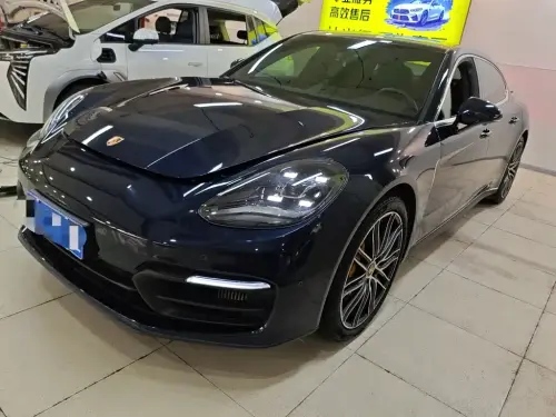 Porsche Panamera, 2022