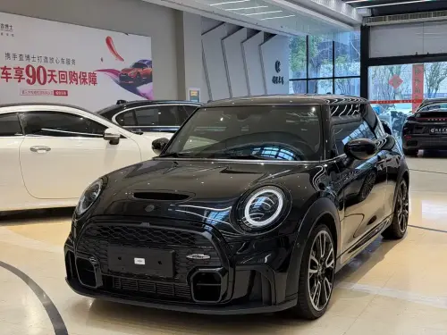 Mini MINI, 2023