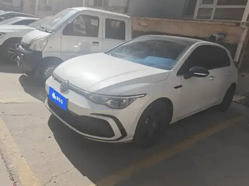 Volkswagen Golf, 2023