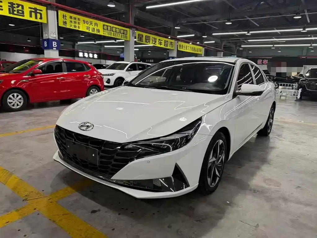 Hyundai Elantra, 2023