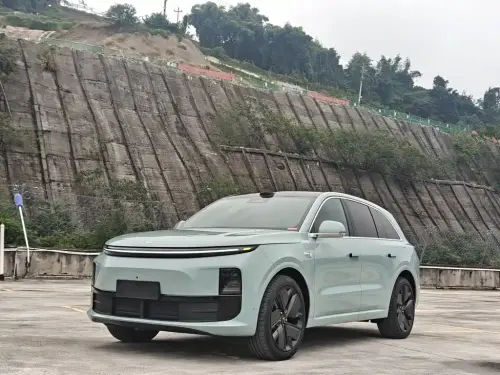 Li Auto L6, 2025