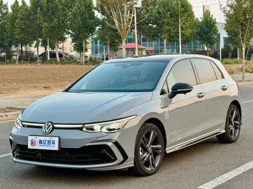 Volkswagen Golf, 2022