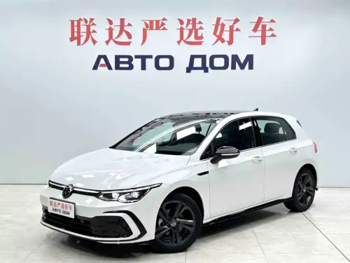 Volkswagen Golf, 2023