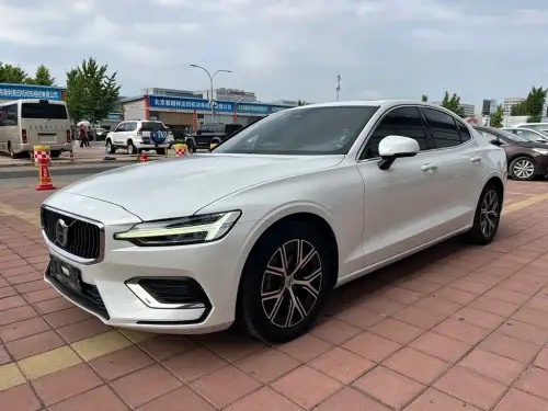 Volvo S60, 2023