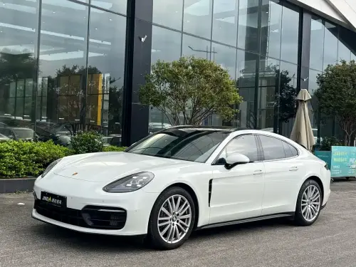 Porsche Panamera, 2023