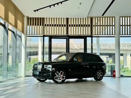 Rolls-Royce Cullinan, 2020