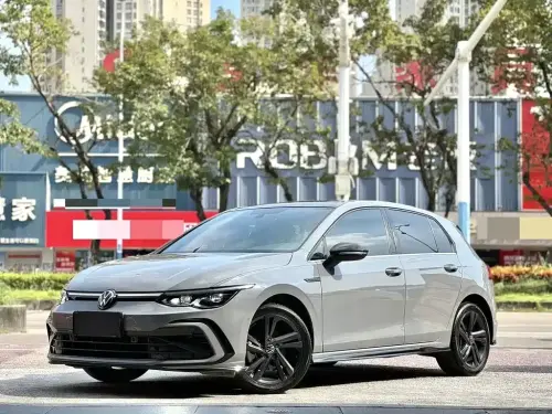 Volkswagen Golf, 2023