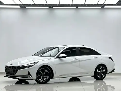 Hyundai Elantra, 2023
