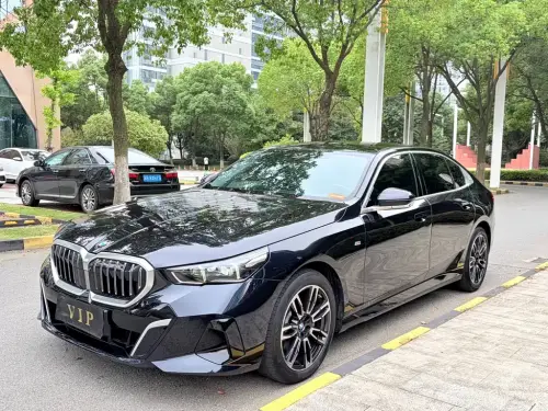 BMW 5-Series, 2024