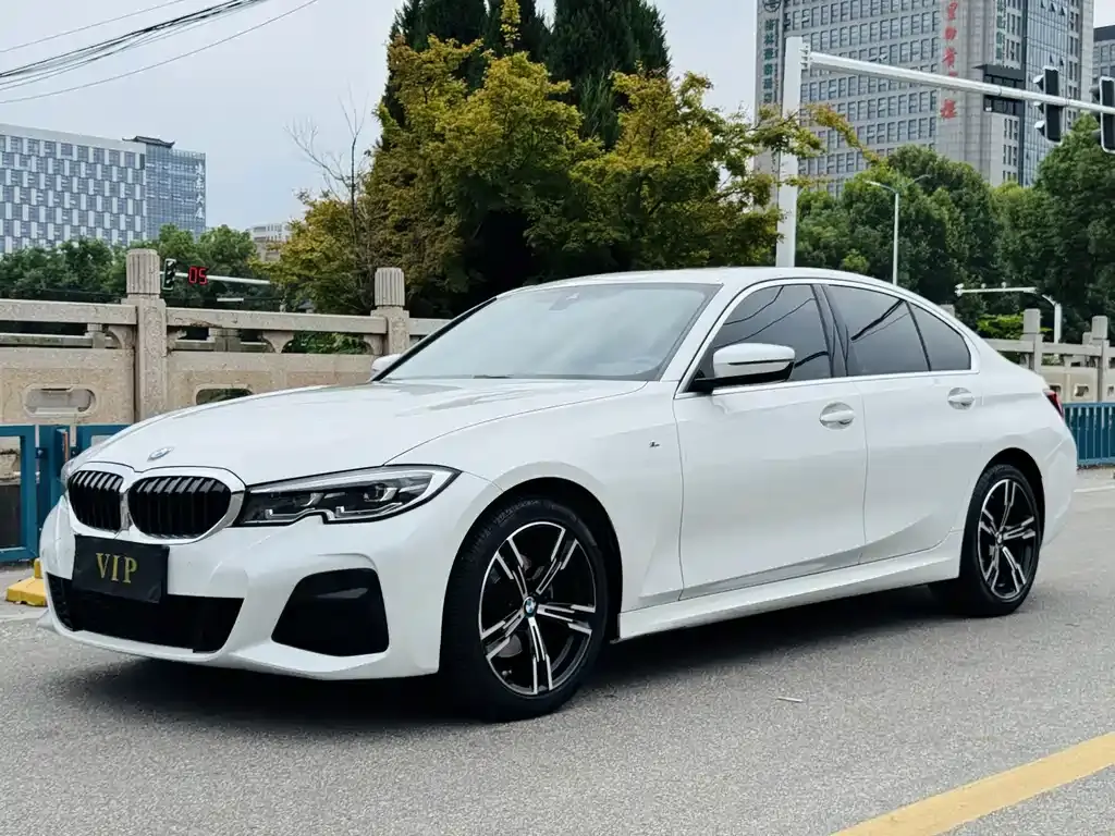 BMW 3-Series, 2022