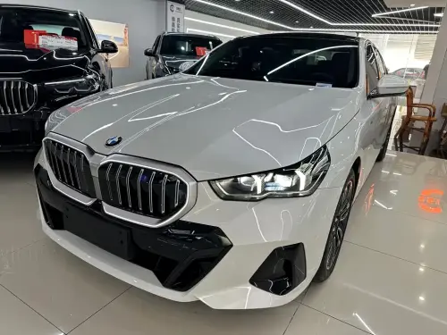 BMW 5-Series, 2024