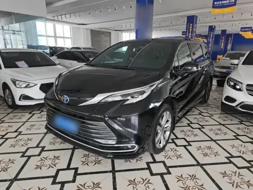 Toyota Sienna, 2023