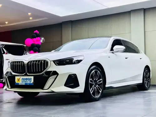 BMW 5-Series, 2024