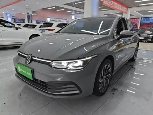 Volkswagen Golf, 2024