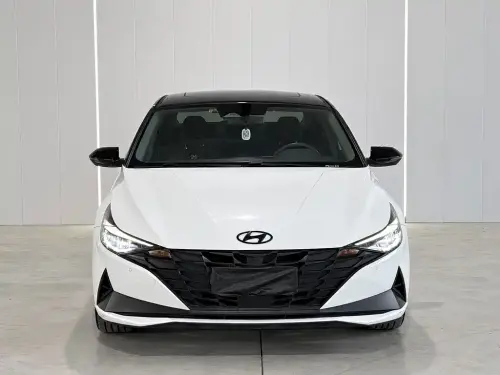 Hyundai Elantra, 2022