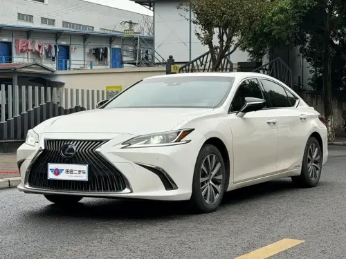 Lexus ES, 2020