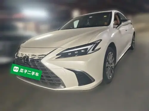 Lexus ES, 2025