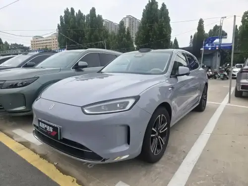 AITO M5, 2025