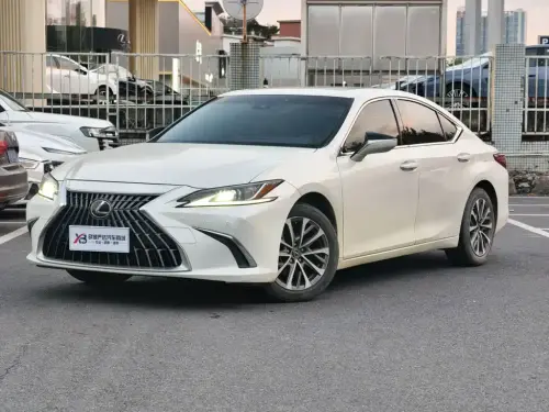 Lexus ES, 2023