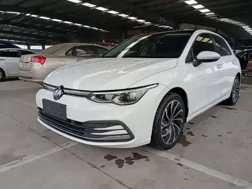 Volkswagen Golf, 2023