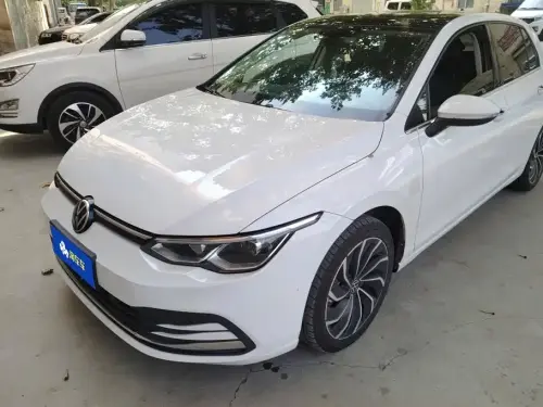 Volkswagen Golf, 2022